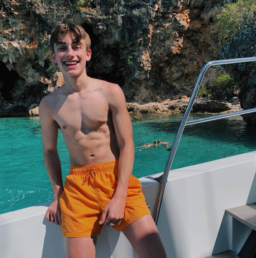 ジョニー・オーランドさんのインスタグラム写真 - (ジョニー・オーランドInstagram)「vacation mode」2月20日 3時43分 - johnnyorlando