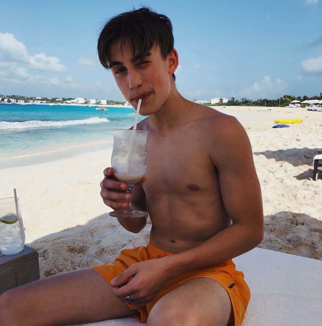 ジョニー・オーランドさんのインスタグラム写真 - (ジョニー・オーランドInstagram)「vacation mode」2月20日 3時43分 - johnnyorlando