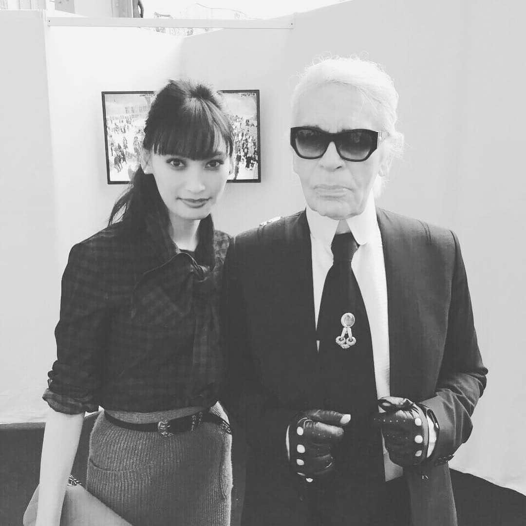 大政絢さんのインスタグラム写真 - (大政絢Instagram)「Karl Lagerfeld 彼が世界に残しているファッションへの影響力。私も影響を受けたその1人。これから先もその気持ちは変わらず。心からご冥福をお祈りします。」2月20日 12時20分 - aya_omasa_official