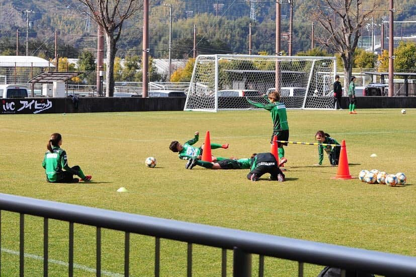 三浦成美さんのインスタグラム写真 - (三浦成美Instagram)「遅くなったけど、 ベレーザ合宿終了⚽️ サッカーでも日常でもずーと笑ってました🤣 リーグ開幕まで良い準備します😊 #練習後グランドにずっといる #本当いいチーム #早口言葉 #beleza」2月20日 12時36分 - miura_narumi17