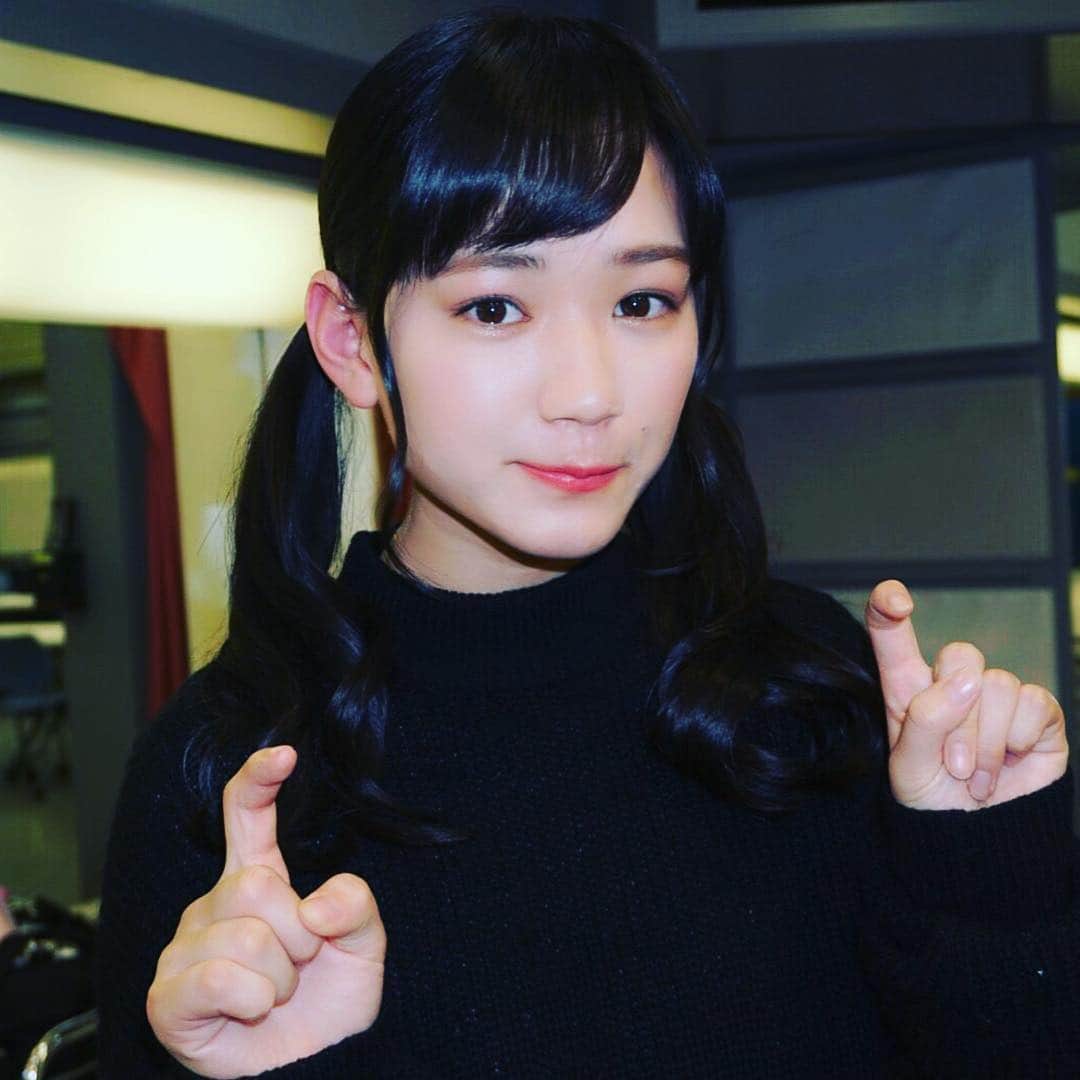 滝口きららのインスタグラム：「こちらでも改めて自己紹介〜 『中居くん決めて』出演させて頂きました滝口きららです〜〜 髪型で印象がガラッと変わるタイプです〜！ よろしくお願いします^_^  #中居くん決めて #滝口きらら #ゑんら」