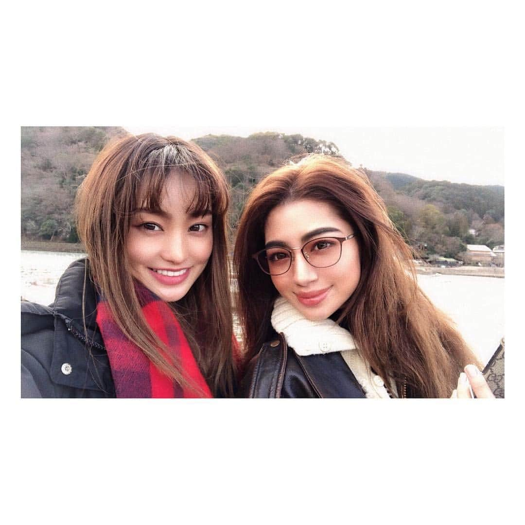 水谷望愛さんのインスタグラム写真 - (水谷望愛Instagram)「⛩ ❤️ ❤️ ❤️ GABBYと一緒に京都🤤美味しいお蕎麦と美味しいお寿司を食べました👵🏻🍣楽しかった☺️ おみくじの大吉自慢したいとこだけどね、毎回微妙なの引くよ😹大して悪いこと何も起きないけどwなんなら恵まれてて幸せです←意地っ張り ... そんなことより！ なんと！ぎゃびちゃんJJ専属モデルになりました😻22日金曜日発売号からです✨楽しみだな🥳 こんなみそjと🙊仲良くしてくれる優しいぎゃびちゃん。これからの活躍も楽しみだな🥰 #kyoto#japan#京都旅行#京都#ネコ#アニメ顔の猫」2月20日 23時11分 - noa0209_x_x_