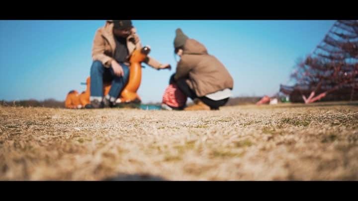 のりごとーのインスタグラム：「娘と公園デビューしてきました😊 楽しかったので、最近色んな近所の公園に行きまくってます😁  #動画 #動画編集 #youtube #movie #撮影 #映像 #ムービー #映像編集 #sonya7ⅲ #a7ⅲ #samyang24mm #公園デビュー #娘」