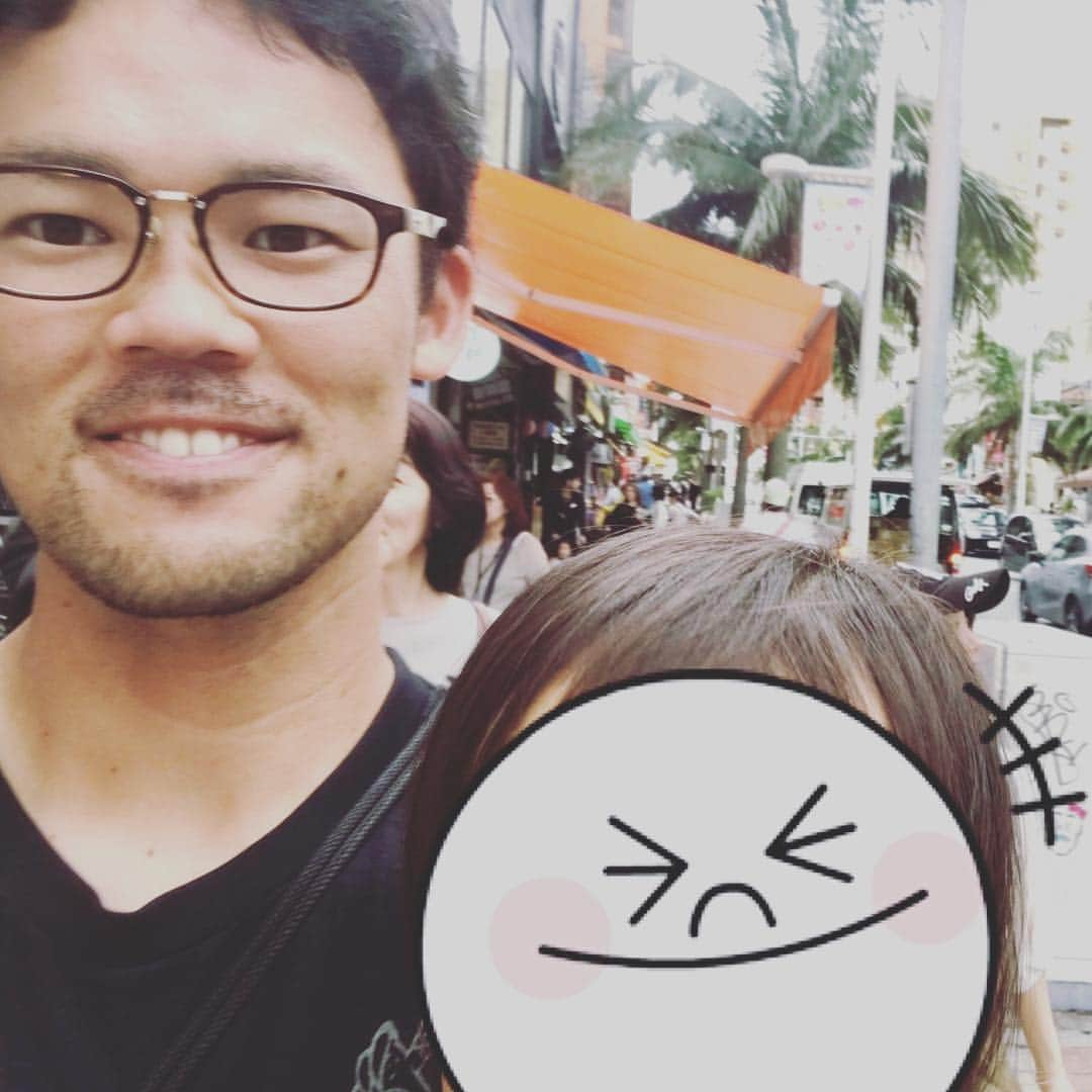 福谷浩司のインスタグラム：「最後のOFFは家族と共に👨‍👩‍👧 母親って本当に大変…尊敬します✨ パワーもらったのでまた明日から頑張ります！  #那覇 #国際通り #第一牧志公設市場 #桜 #家族」