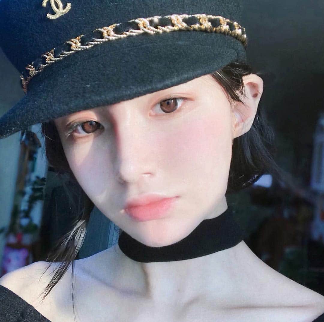 ナ・ヒョンソンのインスタグラム：「생존신고 😏」