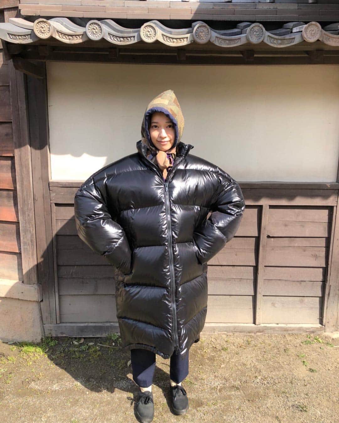 戸田恵梨香 ファンページのインスタグラム：「キネマ旬報  3月上旬特別号 「あの日のオルガン」特集と単独インタビューが掲載されています😆  そして…いよいよ… 金曜から公開が始まります！！ ⚠️同じ人です😚  #戸田恵梨香 #キネマ旬報 #あの日のオルガン #2月22日公開 #erikatoda #todaerika」