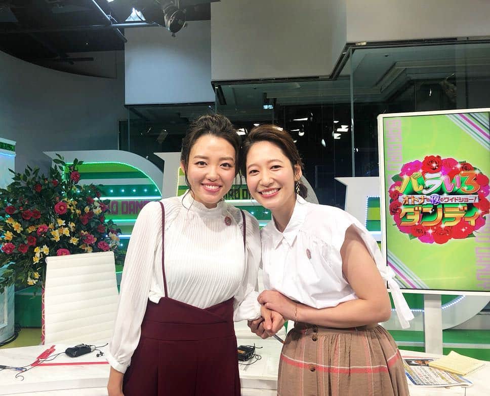 阿部優貴子のインスタグラム：「今日のバラダンゲストは、なんと！元TBSアナウンサーの吉田明世さん🤣️💕️ 以前ご挨拶させていただいたことはあったのですがお仕事で共演できるなんて、なかなかない機会で、とても嬉しかったです😭️🌹 私自身も、なんだかみなさんに沢山いじっていただいてタジタジでしたが。笑 全部ひっくるめて楽しかったです！ありがとうございました😜✨ *  #吉田明世アナウンサー #加藤るみ さん #蝶野正洋 さん #遠野なぎこ さん #梅宮アンナ さん #湯山玲子 さん ＃バラいろダンディ #tokyomx」