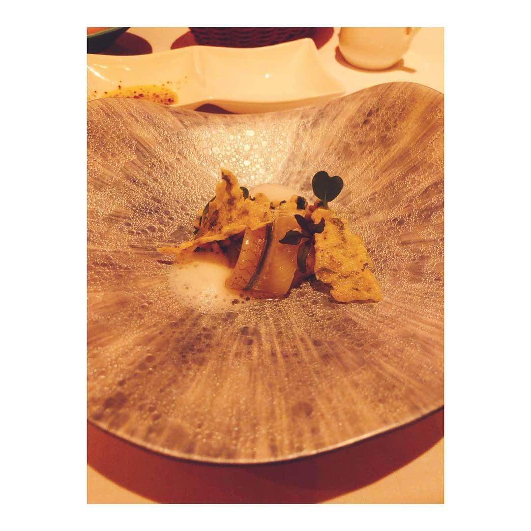綾田紘子さんのインスタグラム写真 - (綾田紘子Instagram)「. 昨日は朝から晩まで千紘と一緒でした🌸 最高の天気の中でゴルフして、めちゃくちゃ美味しいご飯とワインいただいてほんと幸せな1日でした🙆‍♀️❤️ . はー余韻がすごい♡ . #ヴィノテカサクラ  #記念日、デートなどにも雰囲気ピタリ！」2月21日 9時07分 - roco_0816