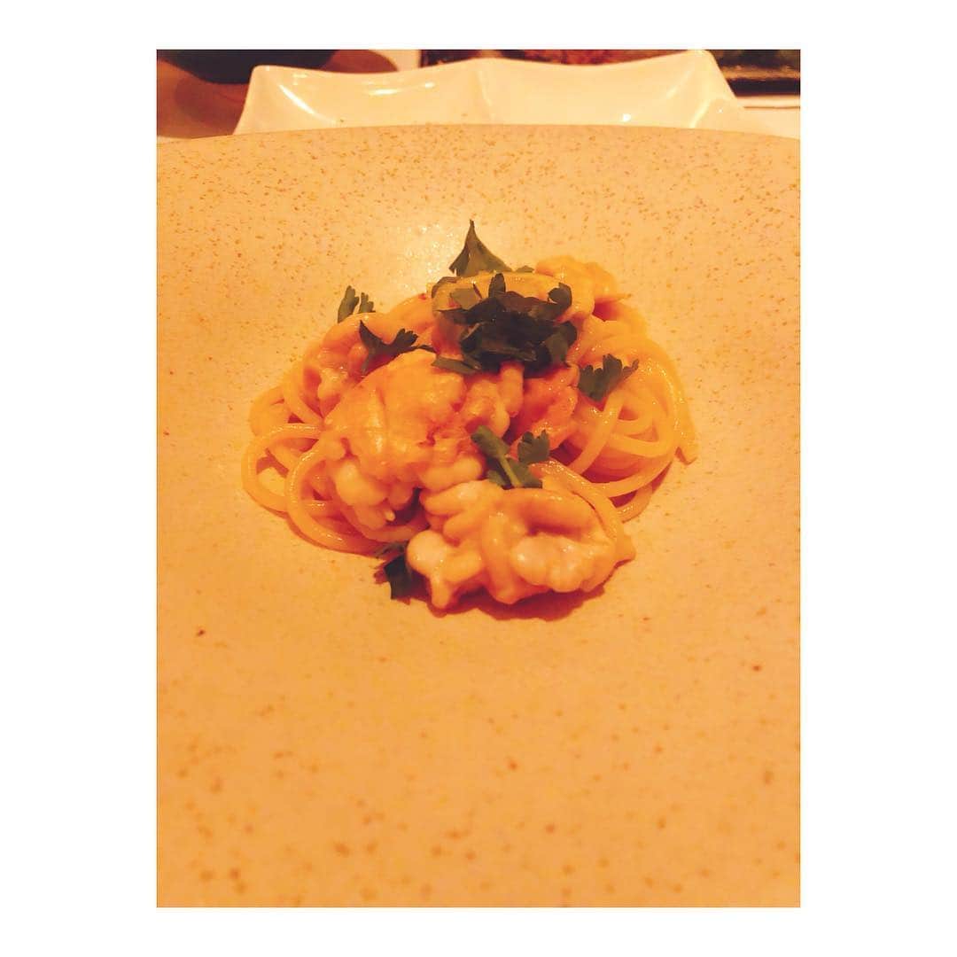 綾田紘子さんのインスタグラム写真 - (綾田紘子Instagram)「. 昨日は朝から晩まで千紘と一緒でした🌸 最高の天気の中でゴルフして、めちゃくちゃ美味しいご飯とワインいただいてほんと幸せな1日でした🙆‍♀️❤️ . はー余韻がすごい♡ . #ヴィノテカサクラ  #記念日、デートなどにも雰囲気ピタリ！」2月21日 9時07分 - roco_0816