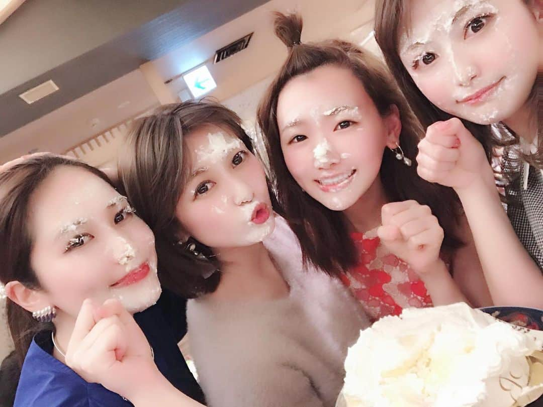 日野礼香さんのインスタグラム写真 - (日野礼香Instagram)「昨日楽しかったー＼(^o^)／ 新旧ドリエンいっぱい！ ゆーみんとうどんちゃんと私のお誕生日祝いもしてもえてケーキ出てきたんだけど久々すぎて顔面ケーキの存在忘れてたw #driftangels #birthday #顔面ケーキ」2月21日 9時23分 - reicheru219