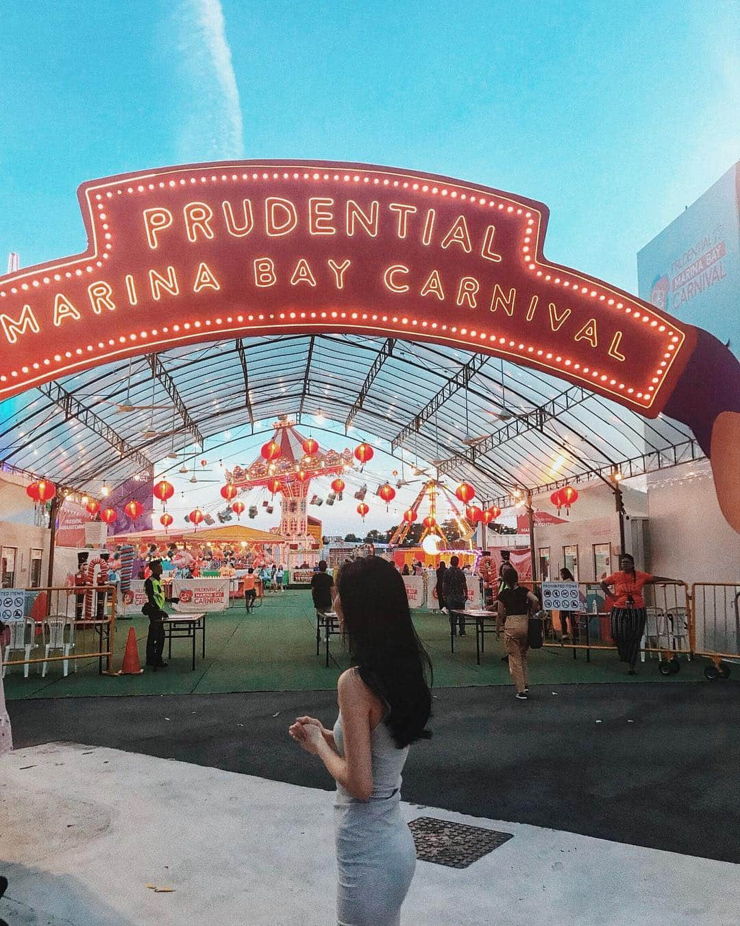 Marumiさんのインスタグラム写真 - (MarumiInstagram)「. What a fun place🎠🎡 #marinabay #marinabaycarnival」2月21日 1時02分 - marumi_okada