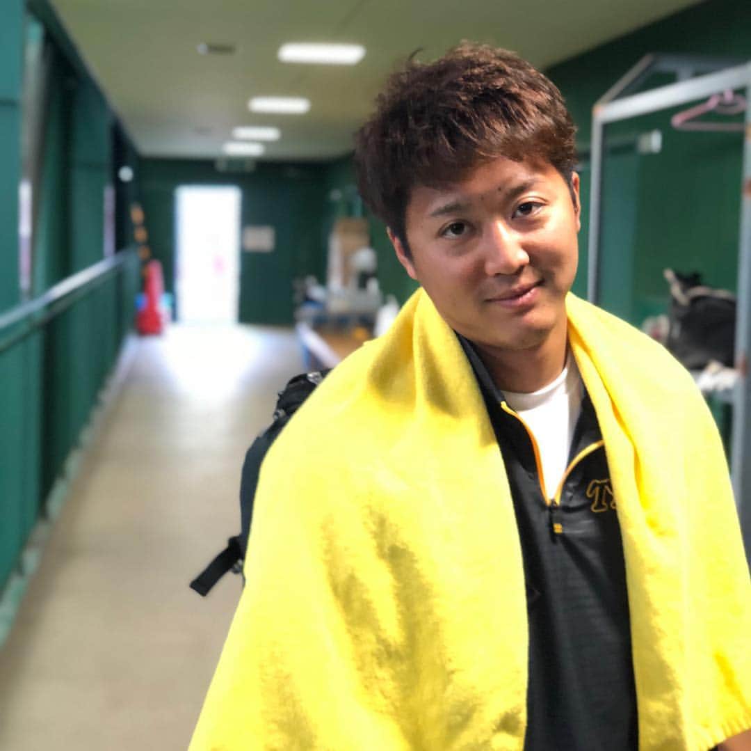 高橋遥人のインスタグラム：「本日2月21日は横山雄哉さんの誕生日です。いつも誰にでも優しい横山さんの写真を沢山撮ったので見てください。 happy birthday 横山さん。  #横山雄哉#優しい#かっこいい#happy」