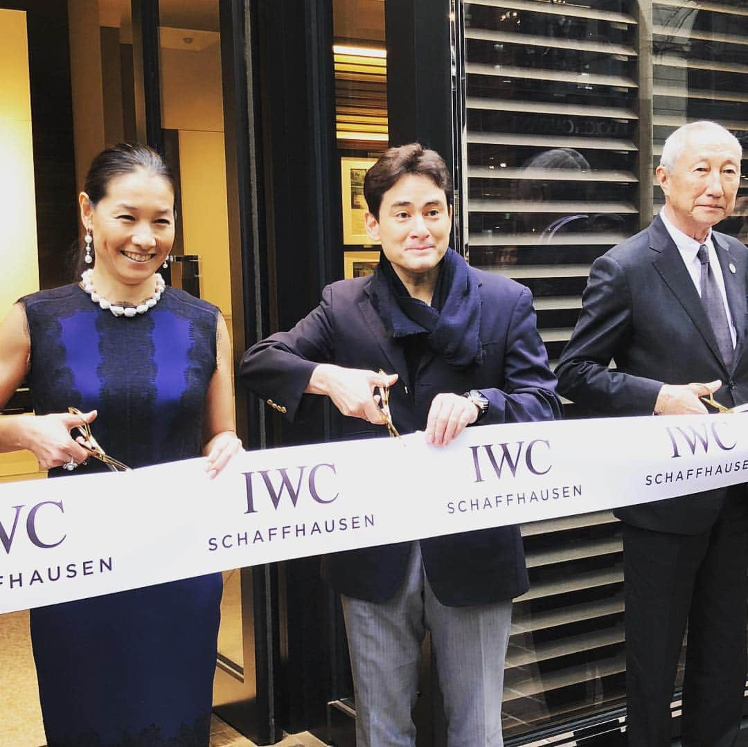 伊達公子さんのインスタグラム写真 - (伊達公子Instagram)「IWC銀座ブティックリニューアルオープン！ テープカットをさせていただきました。IWCとはスポーツを通じて社会貢献をする活動ローレウススポーツアワードに賛同してご一緒したご縁があります。つい先日は大坂なおみちゃんが賞を受賞しています。 #伊達公子 #kimikodate #tennis #テニス #テニスプレイヤー #tennisplayer #instatennis #instasports #iwc #iwcjapan #laureus #laureussportsawards #iwc銀座ブティック #openingceremony #リニューアルオープン #ローレウス世界スポーツ賞 #tadashishoji_japan」2月21日 19時08分 - kimiko.date