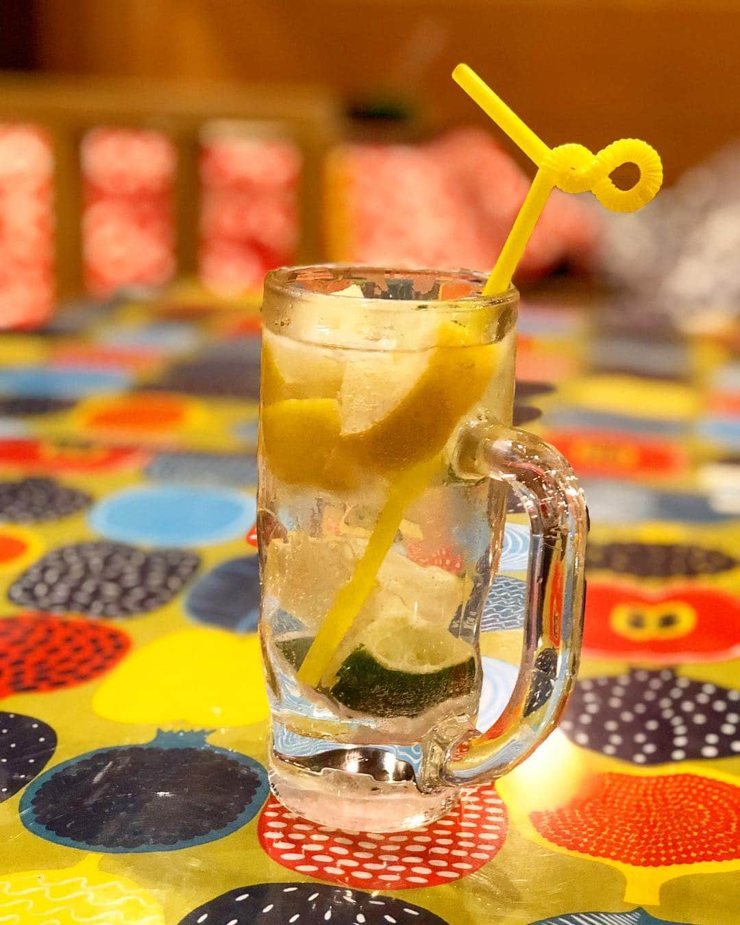 焼野菜 菜の音のインスタグラム：「🍋🍋ライムとレモンがゴロゴロ🍋🍋入ったサワー😍😍マリメッコと共に🤙🤙 #レモンサワー #マリメッコ #こたつ #美味しい野菜 #新鮮 #菜の音 #野菜  #野菜寿司  #寿司 #福島居酒屋 #福島バル #福島グルメ #福島区グルメ #野菜専門店  #福島飲み  #サワー #日本酒  #ラクレットチーズ #vegetable  #vegetarian #vegetables #ふくまる通り  #ふくまる通り57」