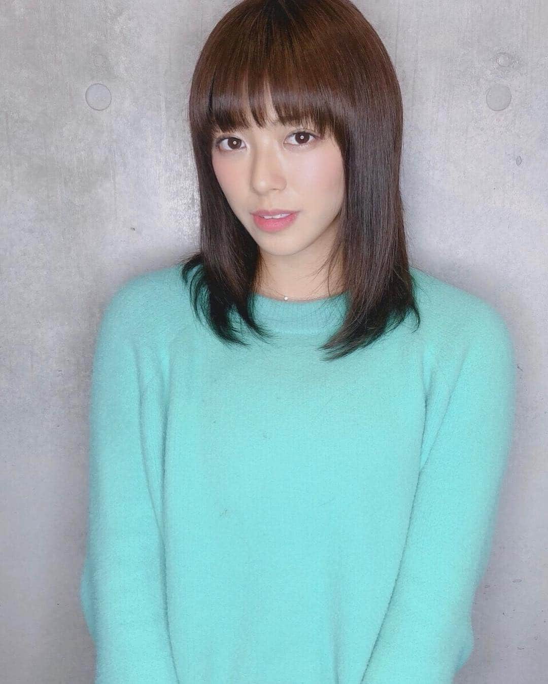 わちみなみのインスタグラム：「この前、トリートメントと前髪カットをしていただきました🎀  久々いけてよかった💦✨ @achfilo_kenta_koyoshi のトリートメントは本当に良すぎるのでぜひ行ってみてください✨  続けて行ってたときは髪質が良くなった？って言われたので、、また通わせてもらおう(ू ˃̣̣̣̣̣̣o˂̣̣̣̣̣̣ ू)♡︎ #わちみなみ #トリートメント #渋谷」