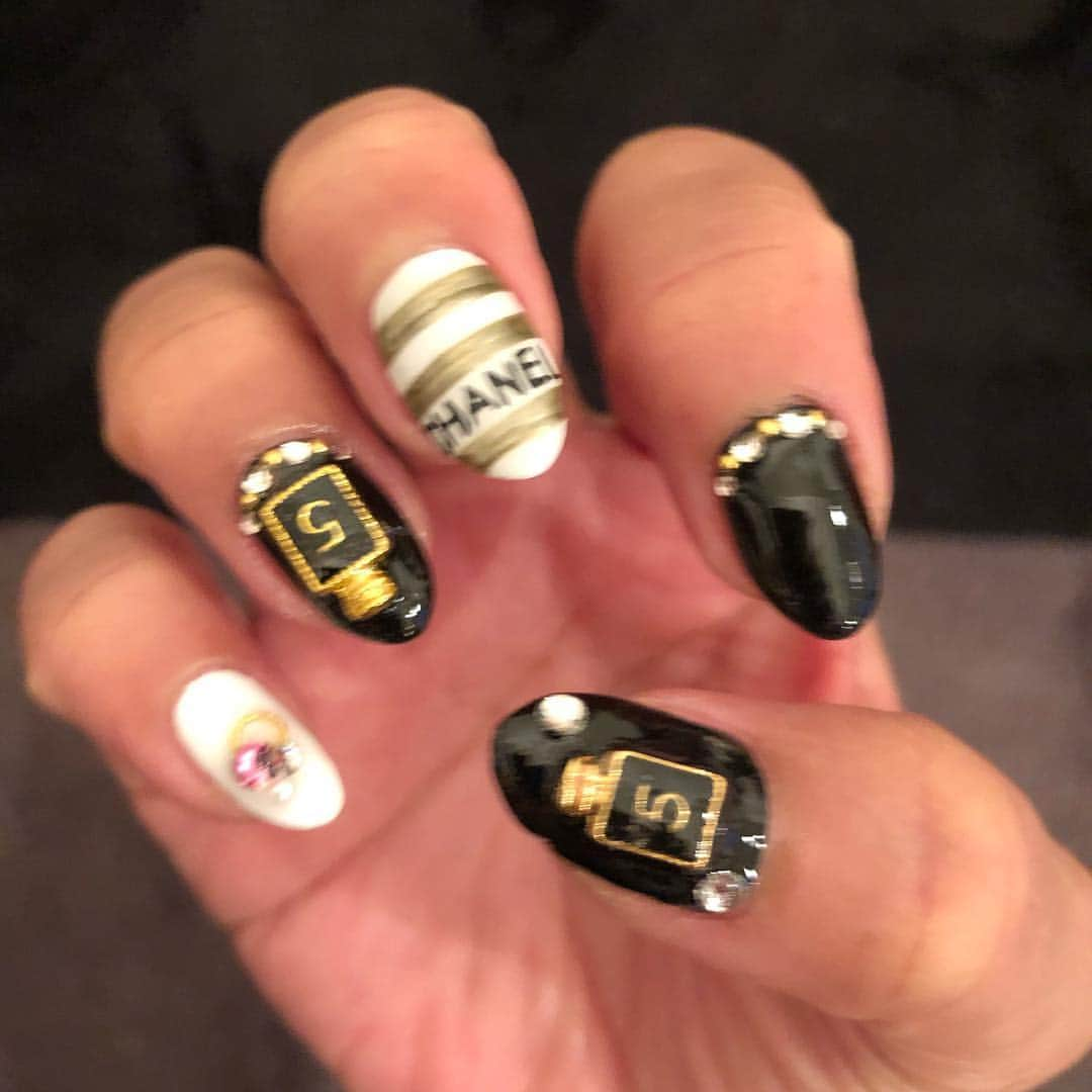 岡田実音さんのインスタグラム写真 - (岡田実音Instagram)「ネイルチェンジ💅やっと出来ました✨」2月21日 13時55分 - mio.okada