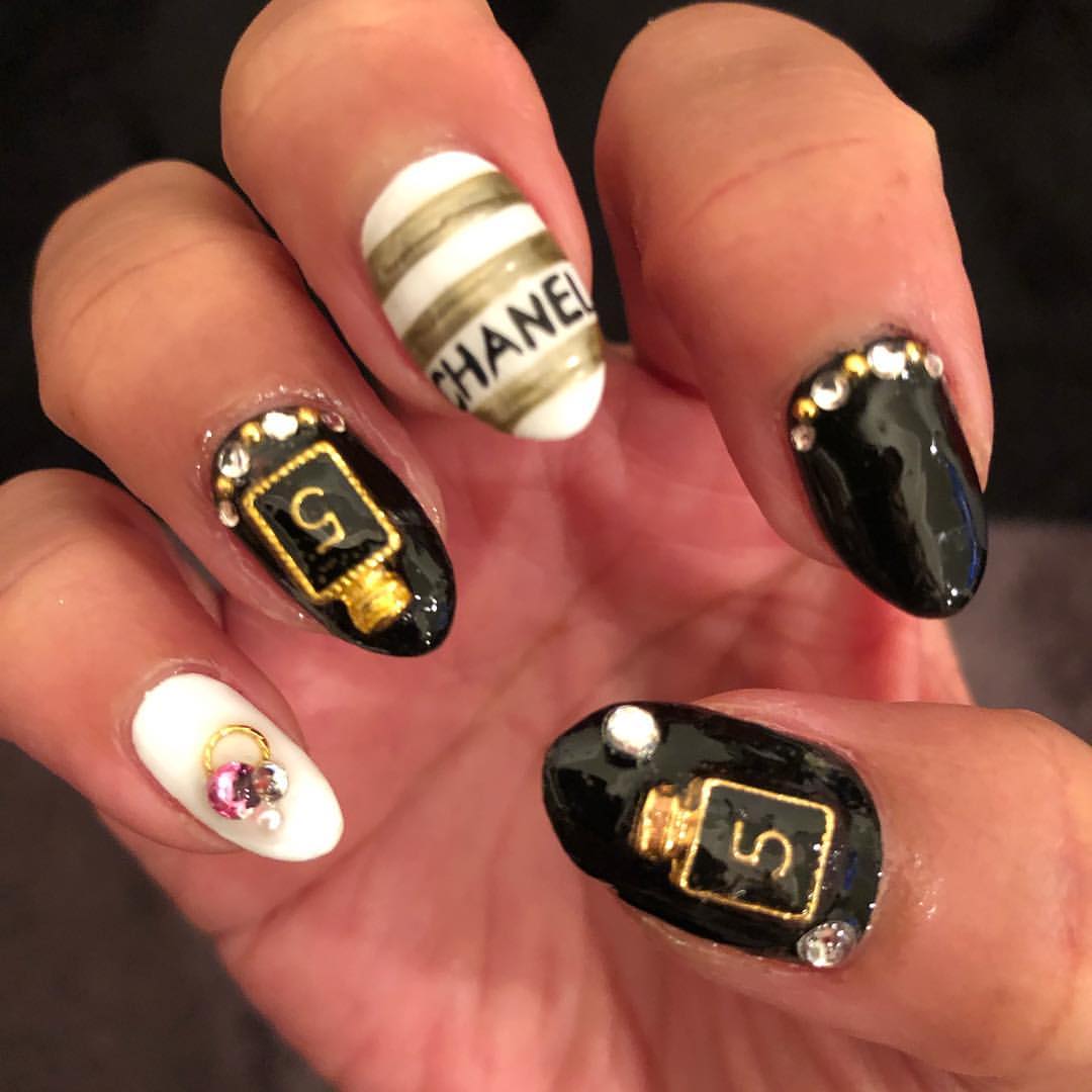 岡田実音のインスタグラム：「ネイルチェンジ💅やっと出来ました✨」