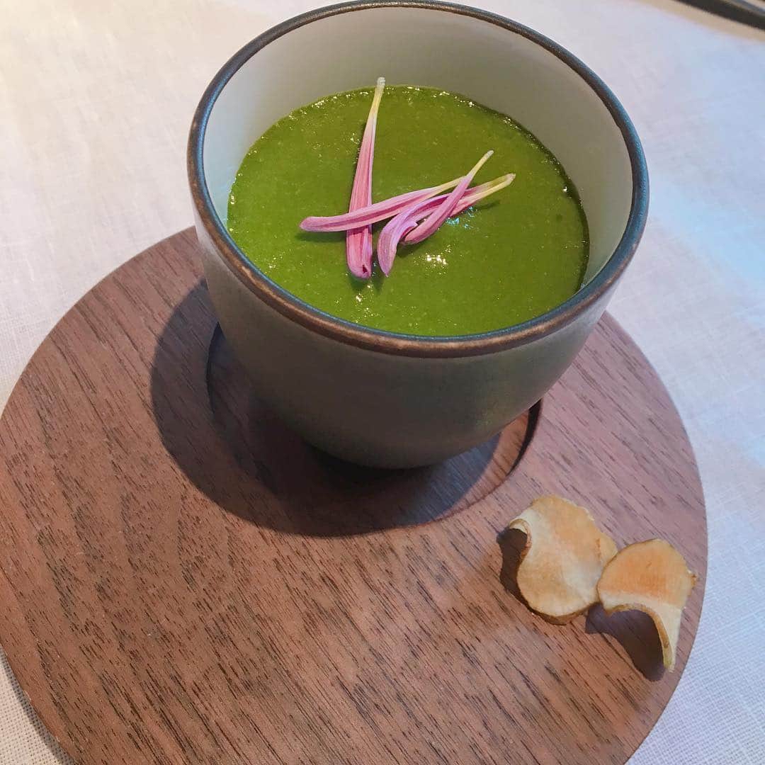 加田晶子さんのインスタグラム写真 - (加田晶子Instagram)「雰囲気、お料理、共に満足💓 春菊のスープが好みだった🤤 #クラシカ表参道 #フレンチ#a5ランクの#飛騨牛ちゃん 🐮#デザートまで美味しかった#楽しい時間をありがとう」2月21日 15時28分 - accoo.k