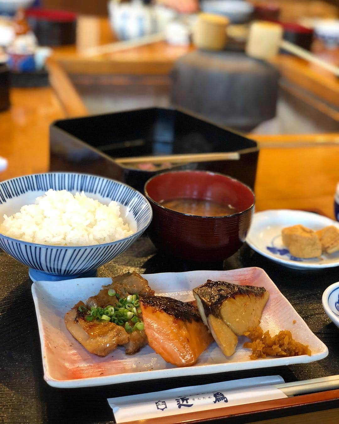 雨宮みずきさんのインスタグラム写真 - (雨宮みずきInstagram)「． 門前仲町で西京焼きの 美味しいお店を発見👀❤️ 京都に本店があるみたい♪♪ 常に満席でお店の前にも行列が！！ 並んで入る価値あり！！ ． 焼き魚にだし巻き卵に お味噌汁、ごはん、お新香 あったら生きていける😍 ． この日のコーデ▽ jacket▷#elendeek #エレンディーク tunic▷#mieliinvariant pants▷#americanapparel #アメリカンアパレル pumps▷#dianashoes #ダイアナ bag▷#gucci #グッチ glasses▷ #eyevan7285 #アイヴァン ． #門前仲町 #門前仲町ランチ #門前仲町グルメ #近為 #西京焼き #東京グルメ #東京ランチ #和食好き #焼き魚 #グルメ女子 #グルメ巡り」2月21日 16時35分 - ammymzk0926