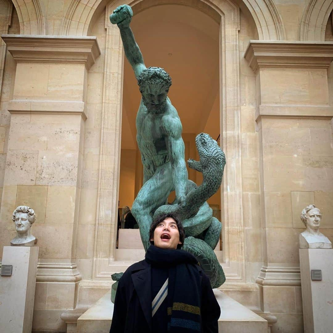 福士蒼汰さんのインスタグラム写真 - (福士蒼汰Instagram)「Memories in Paris. I went to #louvremuseum #thepalaceofversailles  Huge power was there.  パリの思い出 ルーブル美術館とベルサイユ宮殿に行ったよ  大きかったなぁ  #paris #dior #hugepower」2月21日 17時44分 - fukushi_sota_official