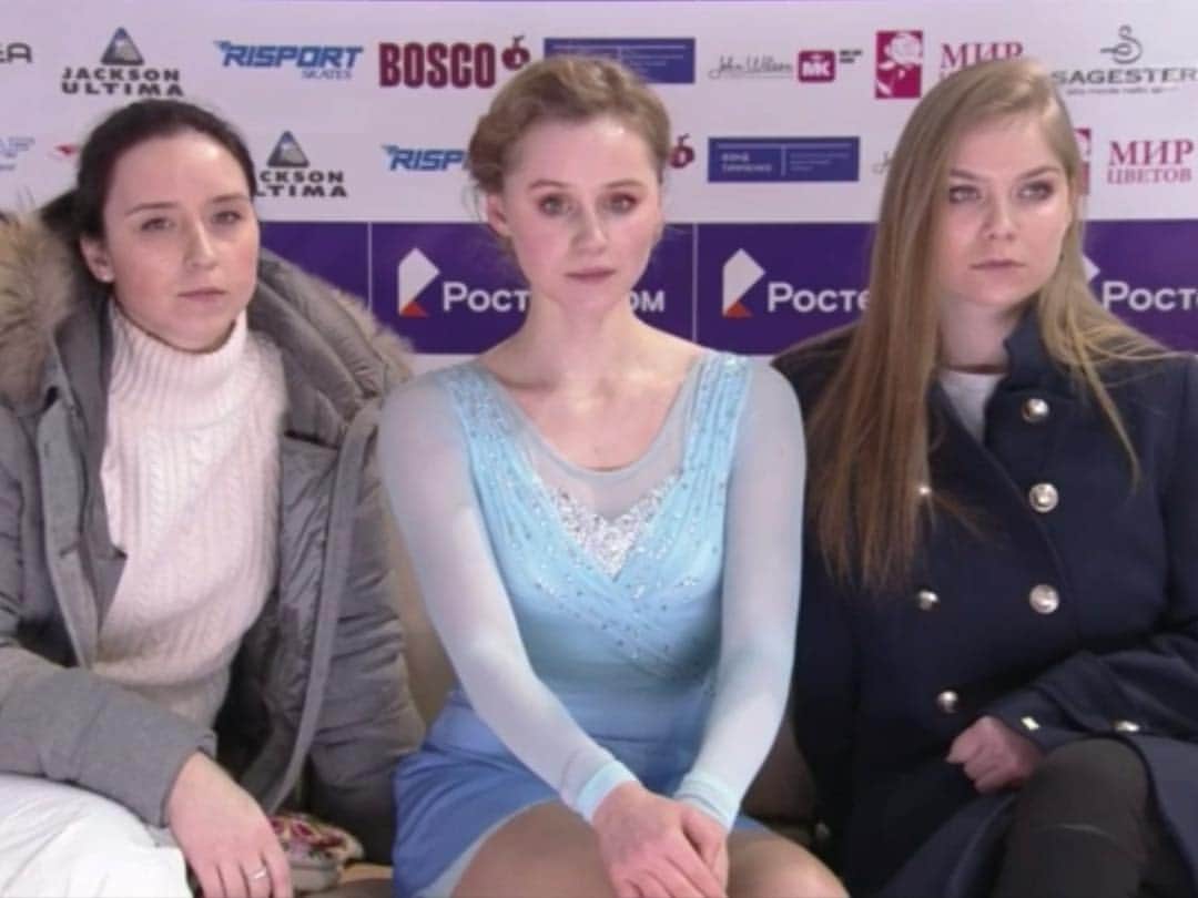 のインスタグラム：「Such a beautiful team 😍😍😍 #TeamTurenko #СерафимаСаханович #SerafimaSakhanovich」
