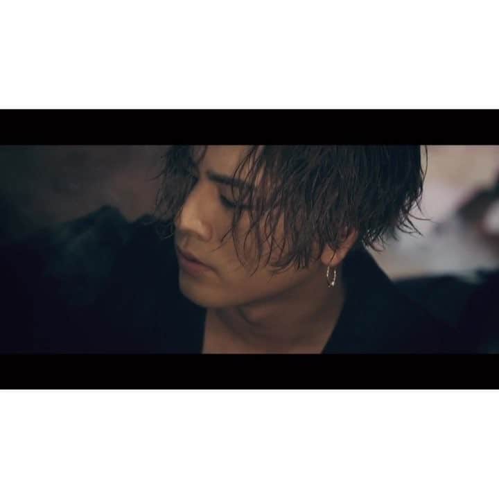 のインスタグラム：「HIROOMI TOSAKA "FULL  MOON"~UNDER THE MOON LIGHT ~ #登坂広臣 #HIROOMITOSAKA #FULLMOON #0227 #SUPERMOON #0410」
