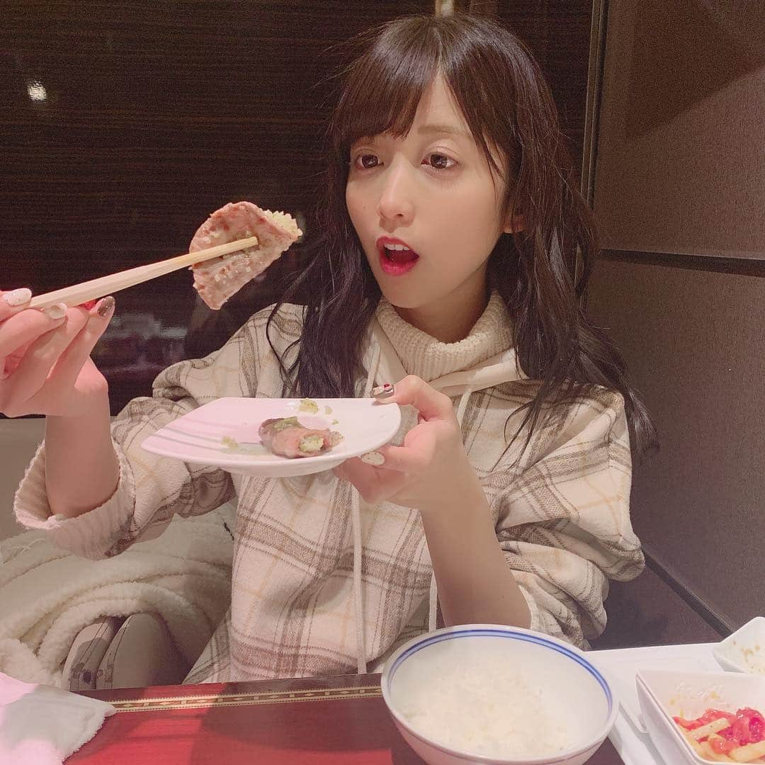 ゆんさんのインスタグラム写真 - (ゆんInstagram)「お肉を食べてる時が一番しあわせそうな女。」2月21日 20時55分 - yuntaaam_s2