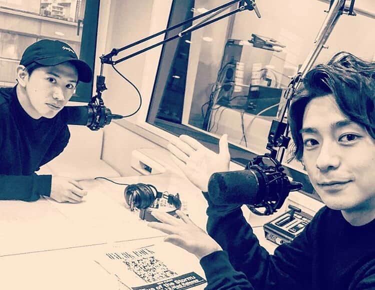 三浦翔平さん大好きのインスタグラム：「目の保養🥰 #三浦翔平#翔平さん#radio#ラジオ#Its翔time#oneokrock#ワンオクロック#ワンオク#Taka#タカ」
