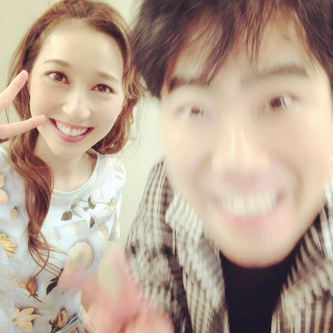 はいだしょうこさんのインスタグラム写真 - (はいだしょうこInstagram)「こんちにた😌💕 昨日のNHK「あさイチ」の生放送の 時のお写真☺️✨ ゲストで、 藤井隆さんと一緒に出演させて 頂きました😌✨ 藤井さんは、面白くて優しくて、 ステキな方です！😆✨ ミュージカル風の会話😁 私まですると思っていなかったから、少し照れました😁✨ 華丸大吉さんも、いつもとても優しくて、スタジオがほんわか😆  大好きな番組です😌💕 ありがとうございました😌✨ #華丸大吉 さん #近江アナウンサー さん #藤井隆 さん #NHK #あさイチ #バルサミコ答えられなかった😅 #また、藤井さんと、あさイチでご一緒したいな😌 #2枚目からの写真は、パターンがいっぱいだから、全部載せてね。と、藤井さん😆✨ #お約束通り😁  #初めての瞑想体験も、楽しかった。 #やっぱり、NHKは落ち着きます😌 #見て下さった皆さん、ありがとうございました😌✨ #新しくフォローや、コメント下さった皆さん、ありがとうございます☺️ #番組宛てへのメッセージもありがとうございました😌✨」2月22日 13時35分 - haida_shoko