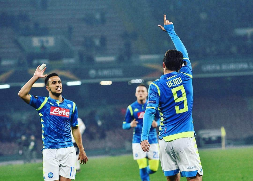 シモーネ・ヴェルディのインスタグラム：「#forzanapolisempre 💙💙」