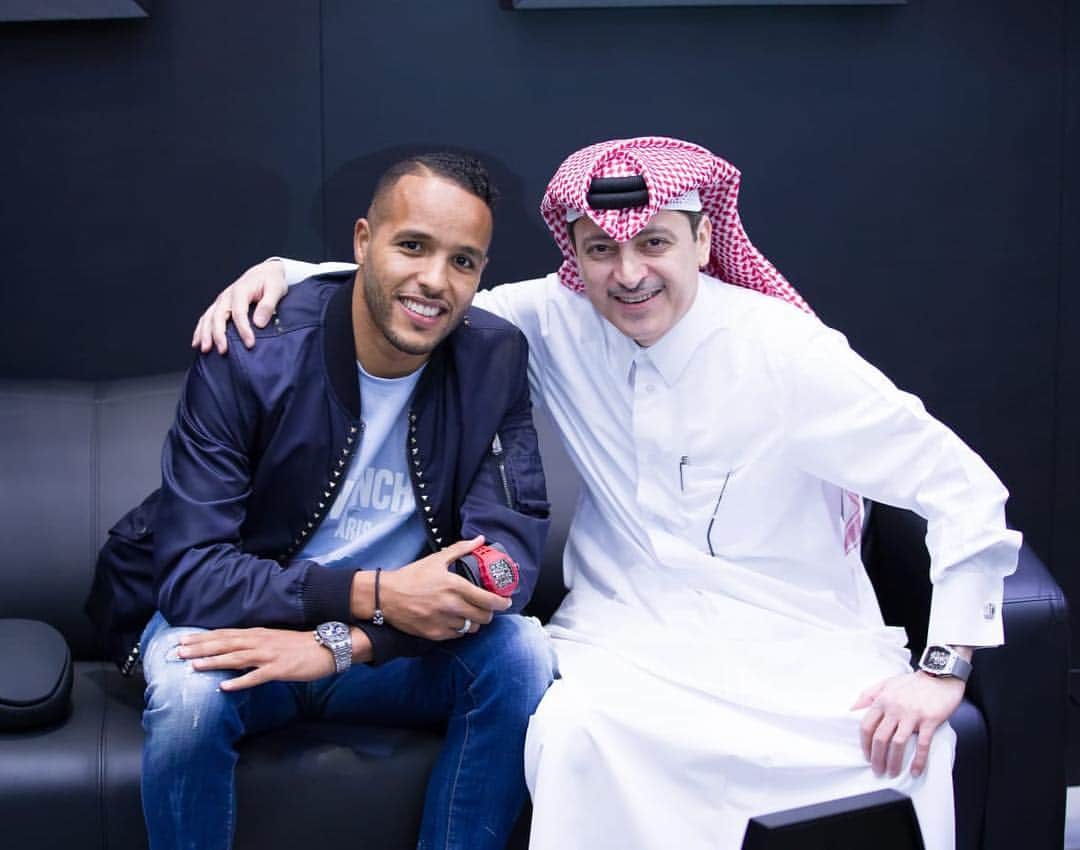 ユセフ・エル＝アラビのインスタグラム：「Have a blessed friday everyone ❤️ Joumou3a Mubaraka 🌹 W/ @adelalibinali」