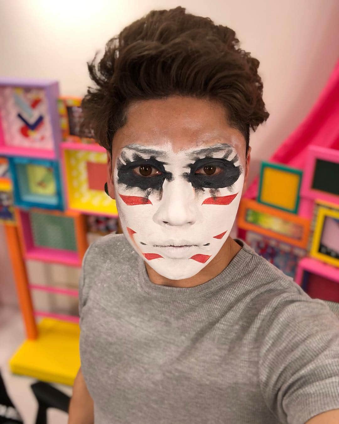 樽美酒研二さんのインスタグラム写真 樽美酒研二instagram 本日一日撮影でおます 午後からも頑張りまひょー 妖怪マツエクおじさん 2月22日 14時14分 Ketsu No Kamisama