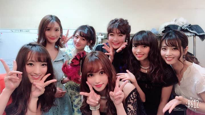 福田朱子さんのインスタグラム写真 - (福田朱子Instagram)「穐田和恵ねぇ様の生誕Live🎂🎶 . 「KAZUE AKITA presents Birthday Fes. 〜Lumière〜」 . 大盛り上がりでした！ ご来場くださったみなさま、ありがとうございました‼️ . 穐さんが作ってくれる色んな機会に、本当に感謝しています。 . そして、その根源にある、 SDN48。 . SDN関連のことをすると、やはり改めて感じます。 温もり？ふるさと？ ふぁみりー？ . うん、そうだふぁみりーだ。 . . 私は卒業してしばらくしてから、SDN というワードにあまり触れない時期もありました。 . それとか、名前もAKANEにしたりして。。 . 結局今は、 福田朱子とAKANE両方で時と場合で名乗らせていただいてるのだけど、、☺︎ . 私の周りで応援してくださってる方って、SDN後に出会った方だったり、SDNの時はそんな興味なかったけどw、って方の方が多いんです。 . それはわたしにとってはとてつもなくすごいことで、嬉しいことで、ありがたいこと。 . でも、今の私があるのは、SDNがあったから。 29年生きてきた中にそれがあっての今。  もちろん遡れば、両親が導いてくれた、自分の幼稚園から高校まで、大学時代の環境があってからの今。 多分幼稚園が違う学園だったら、今の私はいない。 . 全て繋がってるんだ。 . . . 昨日は、SDNの曲はもちろん、 . スペシャルコラボ！で、 「春色の翼/穐田和恵」を、  穐田和恵、加藤雅美、小原春香、パイセン方と、私が弾き語り(伴奏)というスタイルで披露させていただきました。 えー、、反省会は一人でさせていただくとして、、、 とっても素敵なコラボが出来て嬉しかったし、 またどこかで再演奏したいな🎶春色の翼、いい曲🌸 . . 私のオリジナル曲 「イミ〜Now, I found at last〜」は、 一人で弾き語りする時間をいただいて、 気持ちを込めて歌わせていただきました。 . みんなの笑顔を見ることが大好物の私です、昨日はいつも以上にパワーをもらって歌えたと思う。 CDご購入してくださったみなさま、ありがとうございました‼️ . . そして、SDNの曲では、  きっと人生最初で最後な気がする、 「誘惑のガーター」のセンターポジ(現役時代は私、穐田和恵ポジ❤️)を急遽させていただいて、思い出🍀 ひろみさんお大事に😢 . . なんか話いっしゅう回って来たけど、 とにかく、素敵な会に出演することができて本当に嬉しくて、 やっぱりプロフェッショナルな出演メンバーとも沢山笑いあえて、 穐ねぇのおかげで、改めてふぁみりーを感じることが出来た。 . . そして、沢山の方に愛されている 穐田和恵 という美女と、これから初お披露目に向かっているユニット「𝓡」としての活動を共にできることも、とても楽しみで、ありがたい。 応援よろしくお願いします📣❤️ . . 穐田和恵ねぇさま。 沢山尊敬するところがある穐田和恵ねぇさま。 こんな私を可愛がってくれて、ありがとう。 . お疲れ様でした！そしておめでとう✨ . . . またLINEスタンプ合戦するの楽しみにしてます❤️ . . . . 体調超絶不良からの、自分のLiveからの、あきフェス。そして𝓡の準備やレッスン。 ほんの少しひと段落🎀 . でも、 . Don't stop! 止まっちゃいけない 息が上がろうと 足がつろうとも その意地見せるんだ . . 止まったらもうその一日を取り戻す魔法は持ってないからね！ . すこーしだけ速度は昨日までより落として( ´ー`)。о  #穐田和恵 #梅田悠 #加藤雅美 #小原春香 #藤社優美 #細田海友 #三ッ井裕美 #福田朱子 #sdn48 #おめでとう #ありがとう #これからもよろしくね」2月22日 16時34分 - syuko29