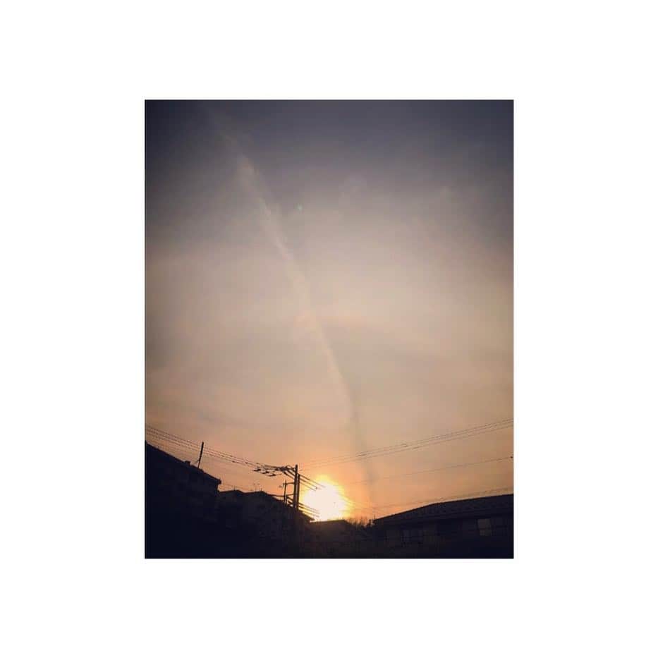 黒沢あすかさんのインスタグラム写真 - (黒沢あすかInstagram)「#陽が沈む#よるが来る#にしのそら#黒沢あすか」2月22日 16時37分 - kurosawa_asuka_official