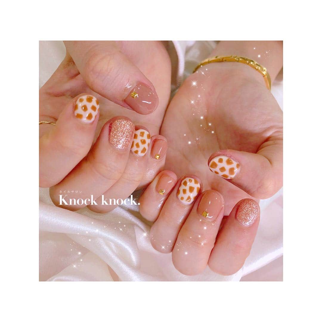 藤田ニコル にこるん さんのインスタグラム写真 藤田ニコル にこるん Instagram おにゅーネイル 12月ぶりのネイルできた ずっと自爪でいたからヒビ入ってりで 深爪なってるし指荒れまくってた 女子力 笑 でも生活しやすい長さに 全体的にベージュ