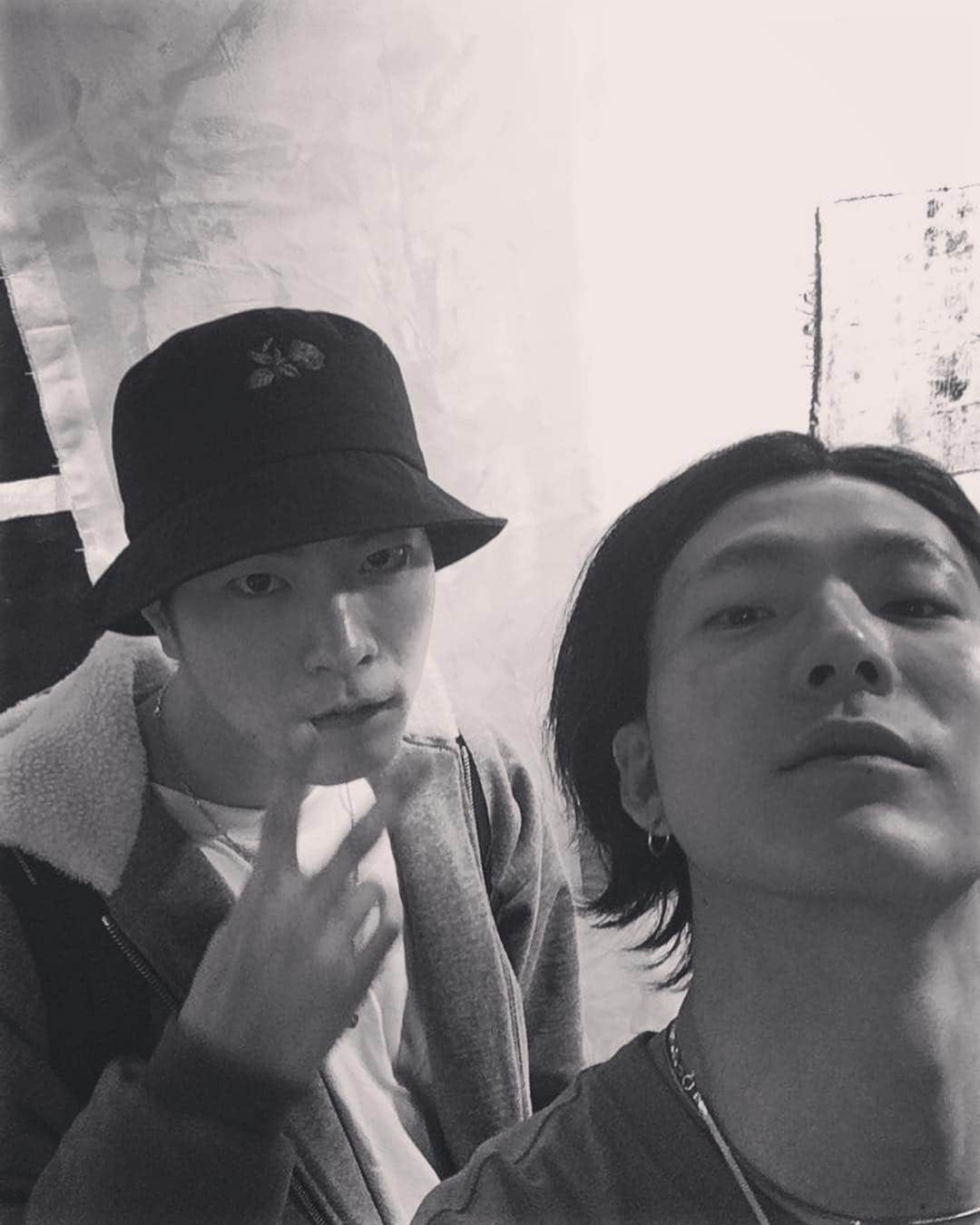 ホン・ジョンヒョンのインスタグラム：「차니찬의 두번째 @chindown_official」