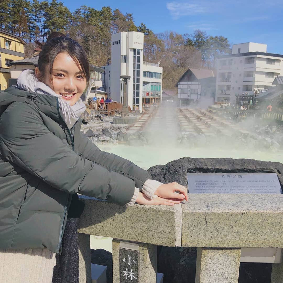 水谷果穂さんのインスタグラム写真 - (水谷果穂Instagram)「草津の温泉！草津の温泉！ くーさつのおんせん！ 凄くいい所でした。 お饅頭食べて、ワニみて、温泉入って、足湯しました。 また温まりに行きたいです♨︎」2月22日 19時57分 - kahomizutani_official