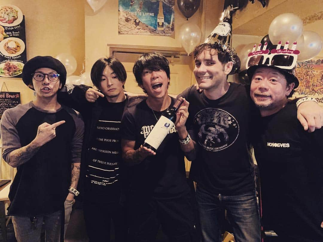 戸高賢史さんのインスタグラム写真 - (戸高賢史Instagram)「HBD🎂BOSS!! #MONOEYES三人から #opusone #senpai #kj」2月22日 21時29分 - toddyphantom