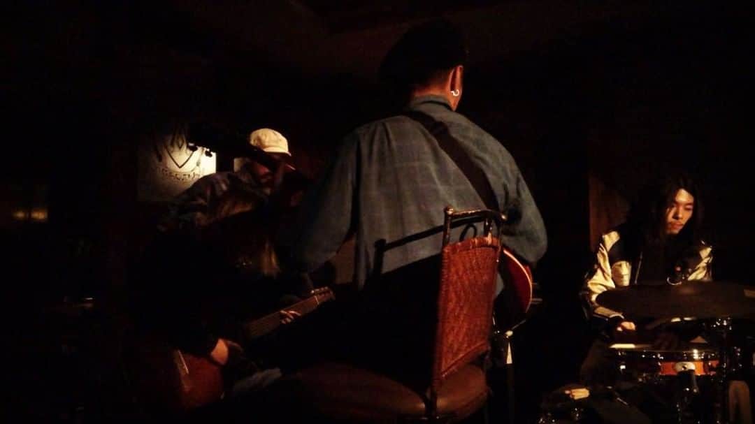 KCEEのインスタグラム：「Fall in Love (J.Dilla)」