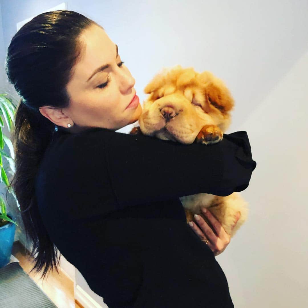ジョディ・リン・オキーフのインスタグラム：「I made a new friend today. @hellopillsbury She is the squishiest loveliest chompiest snuggliest kissiest bear ever.」