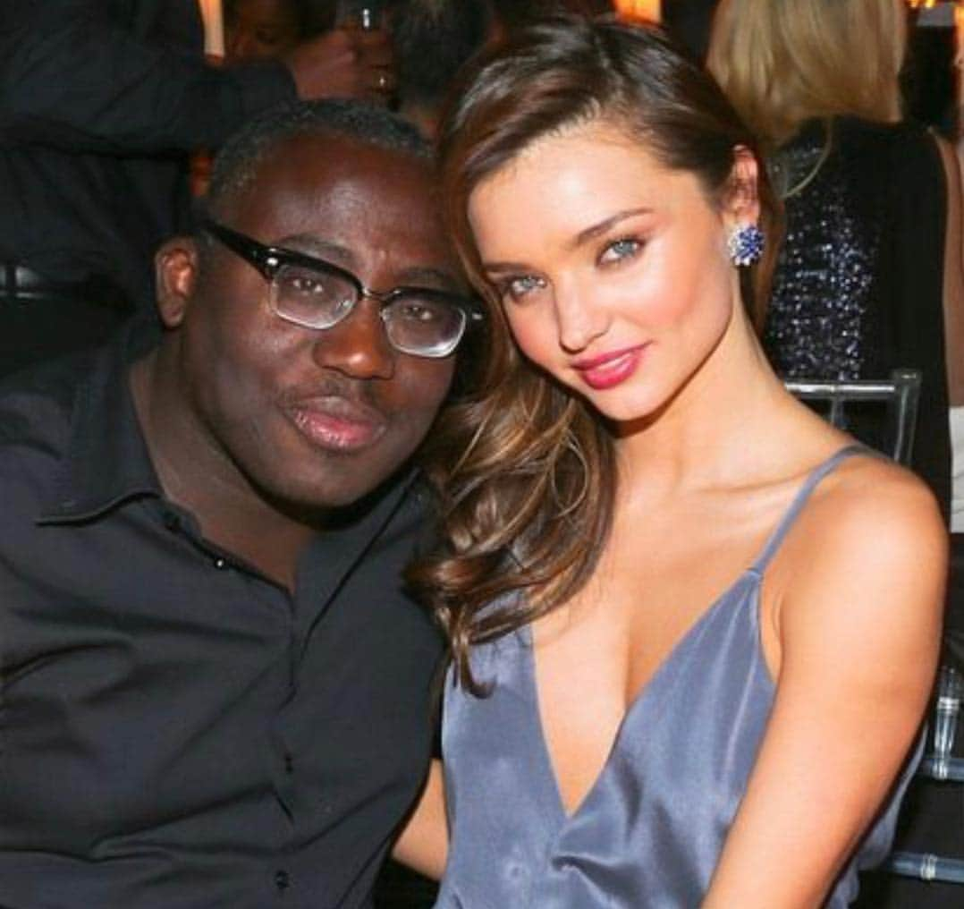 ミランダ・カーさんのインスタグラム写真 - (ミランダ・カーInstagram)「Happy Birthday @edward_enninful 💖🎂🙌🏻 Can’t wait to see you next month 💋」2月23日 6時32分 - mirandakerr