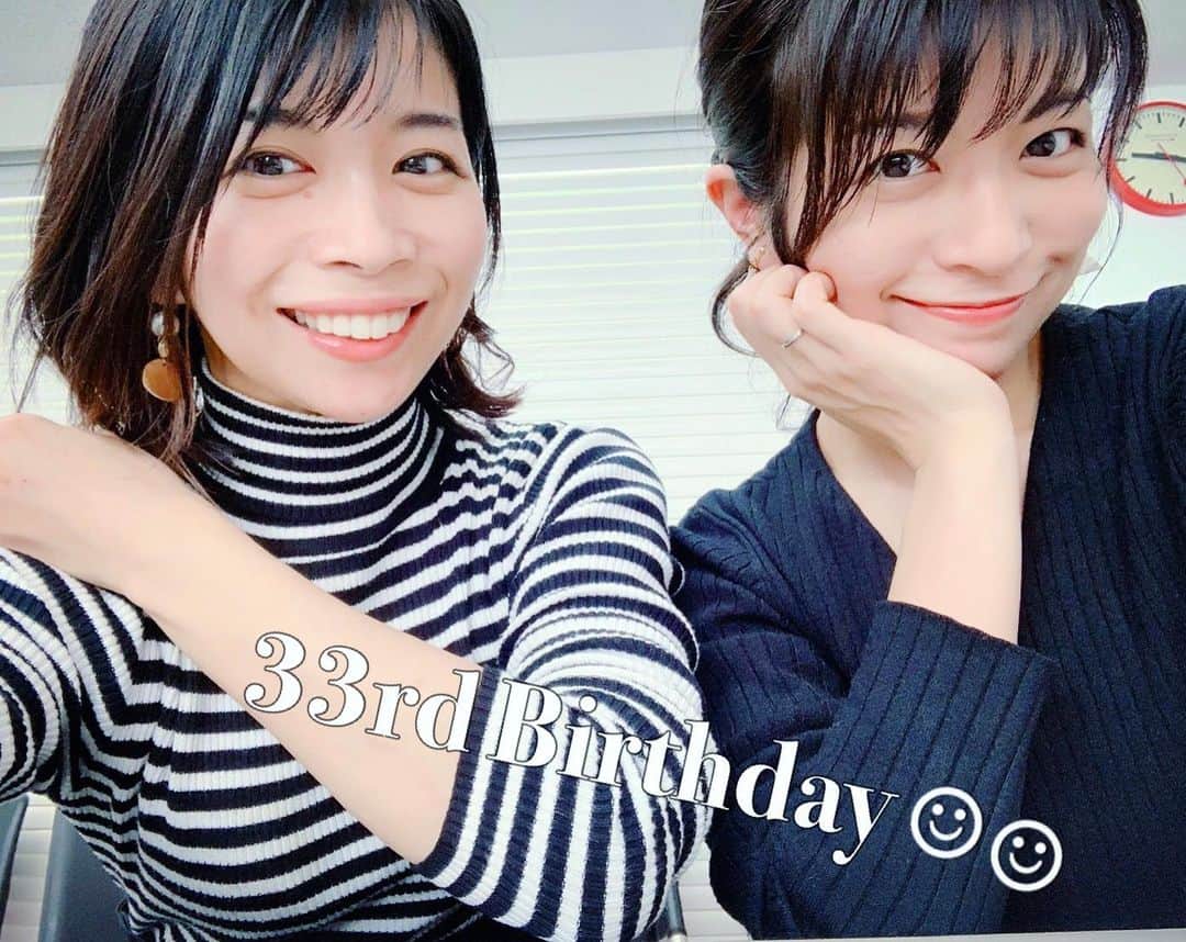 三倉佳奈さんのインスタグラム写真 - (三倉佳奈Instagram)「2月23日。33歳になりました☺︎ 茉奈もおめでとう🎂  仲良く7分違いで生まれた私達。 これからも仲良く楽しく過ごしていきたいです✨  #33rdbirthday  #twins #ふたご」2月23日 9時08分 - kana_mikura0223