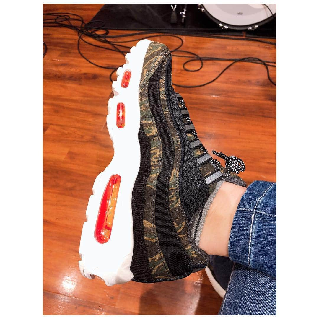 彩姫さんのインスタグラム写真 - (彩姫Instagram)「Thank you🥺👌🏻💕﻿ ﻿ #nike﻿ #carhartt  #nikeairmax95 #airmax95 #bandmaid ﻿ #saiki」2月23日 9時59分 - saiki_bandmaid