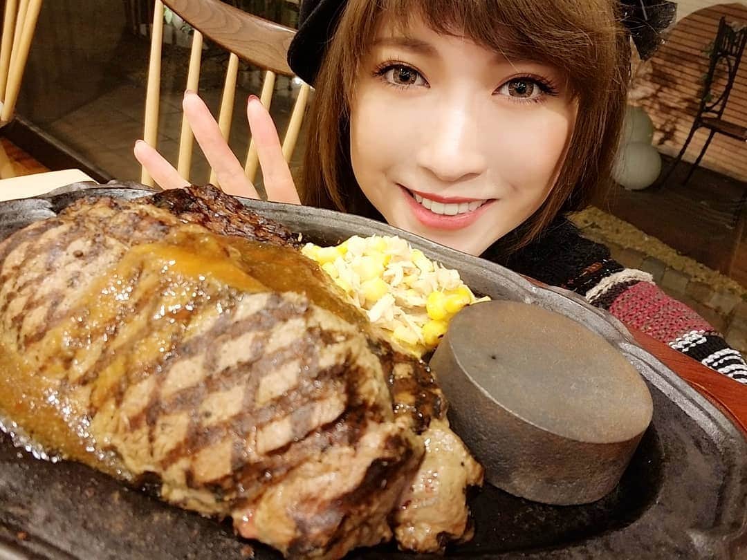 石関友梨のインスタグラム：「肉肉肉肉肉肉♡YouTube♡観てね！ #プロフィールからYouTube飛べます  #ステーキ食べ放題  #グランビュー  #高崎グルメ #群馬グルメ」