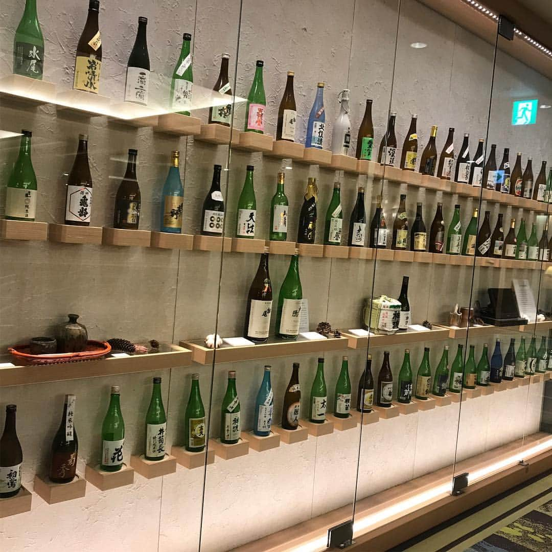 安蘭けいさんのインスタグラム写真 - (安蘭けいInstagram)「日本酒天国🍶✨ #さすが信州 #誘惑がいっぱい🤣 #マンイストマン  #ホクト文化ホール  #13時公演 #お待ちしております」2月23日 10時19分 - toko_aran