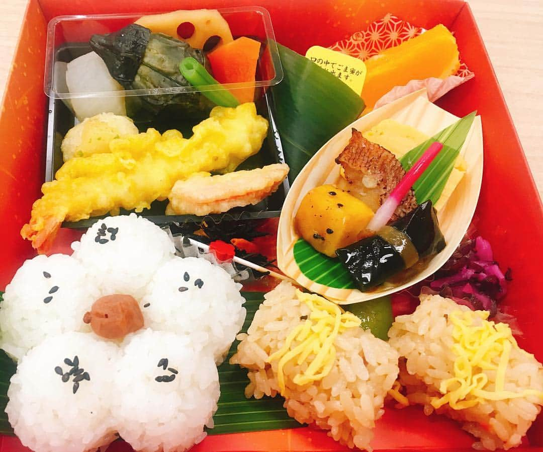 山本愛子さんのインスタグラム写真 - (山本愛子Instagram)「今日のお弁当、春を感じる〜♡ 色合いが鮮やかで素敵です✨  食べ終わってから天ぷらのタレを付け忘れたことに気付く… タレつけなくてもおいしかったです笑！  さて✨ パドック派の皆様はぜひグリーンチャンネルパドック中継をご覧ください (*ᴗˬᴗ)⁾⁾⁾✨ #お弁当」2月23日 11時31分 - aikoyade1219