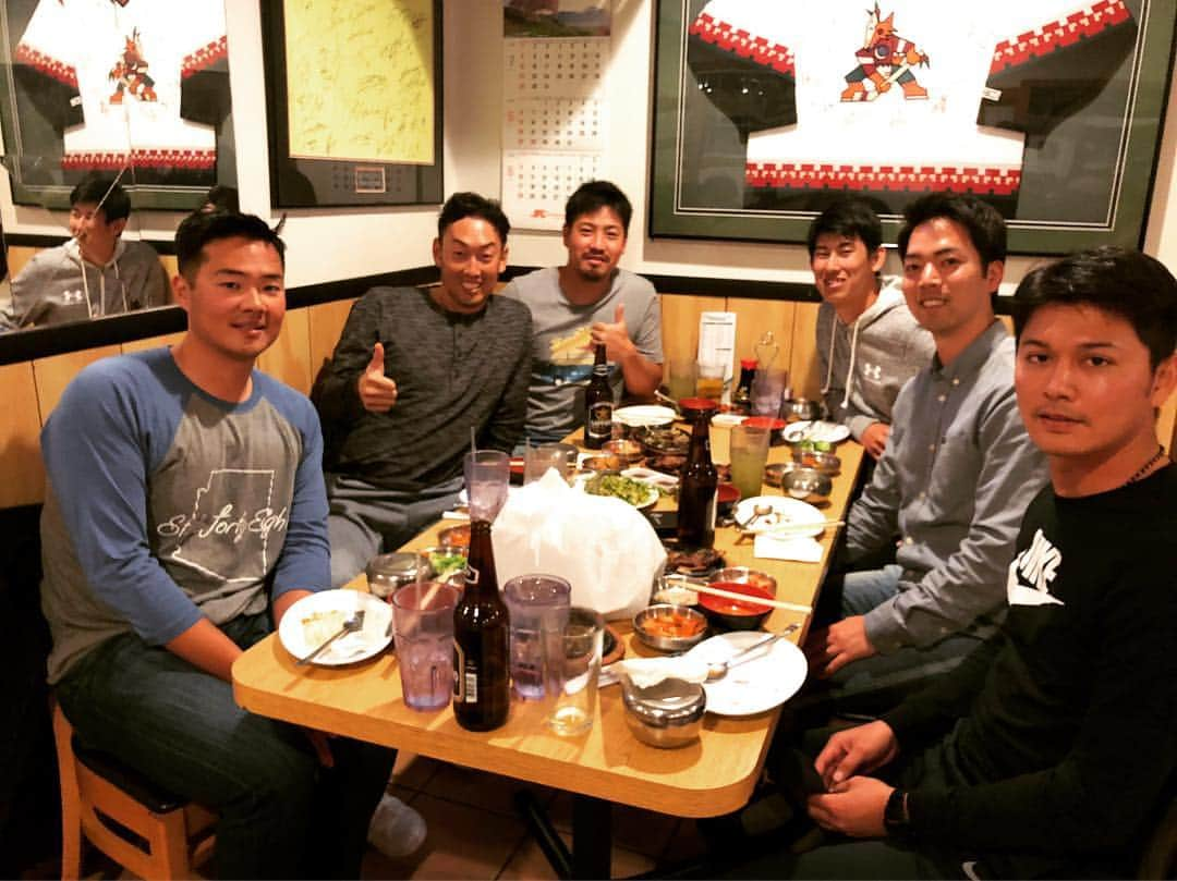 牧田和久さんのインスタグラム写真 - (牧田和久Instagram)「今日は @yoshihirano66 (D backs 平野さん)と食事して来ました。 今年からメジャーリーグ挑戦の吉川くんも一緒に…あとは自分達の事をサポートして頂ける通訳の方々です。 #平野佳寿 さん #YoshihisaHirano #吉川峻平 #ShunpeiYoshikawa #Arizona」2月23日 13時04分 - k.makita_53