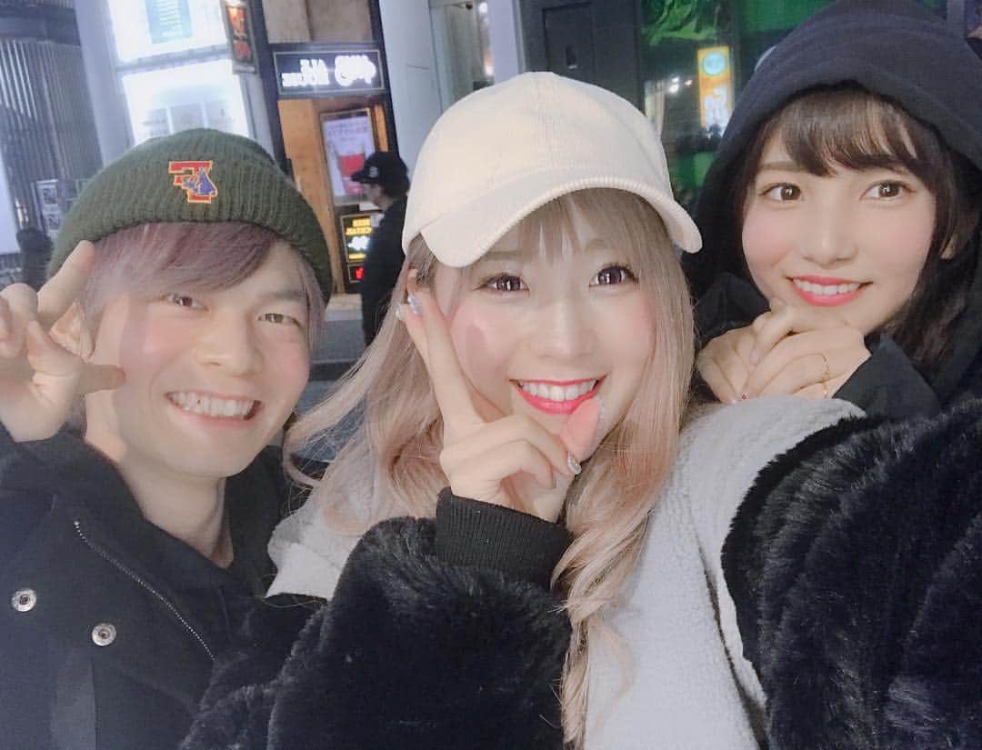 こなんさんのインスタグラム写真 - (こなんInstagram)「. . 昨日はサプライズで ジュキヤの誕生日を かすとお祝いした🥰🎉 仲子さんだいすきだよ  お揃いのパーカーでプリ撮れなかったから 外でプリっぽく撮ったもんね  #かすじゅきこな#仲子さん#あいらぶゆー」2月23日 19時28分 - konan_610