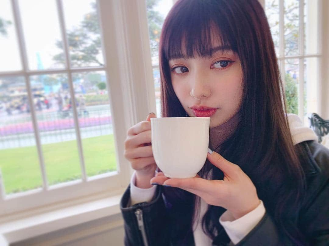 武藤十夢さんのインスタグラム写真 - (武藤十夢Instagram)「コーヒーより紅茶派💜 むとうだけどうんと甘いのが好きなのです☕️笑 . . #disney #disneyland #クリスタルパレスレストラン」2月23日 19時56分 - tommuto_official