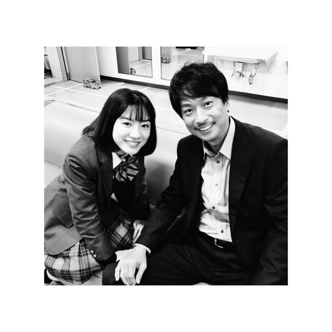 永野芽郁さんのインスタグラム写真 - (永野芽郁Instagram)「・ 明日第8話！！ まさかの椎名桔平さんと☺︎ 事務所の大先輩とご一緒できて嬉しい日🌷 #3A」2月23日 20時56分 - mei_nagano0924official